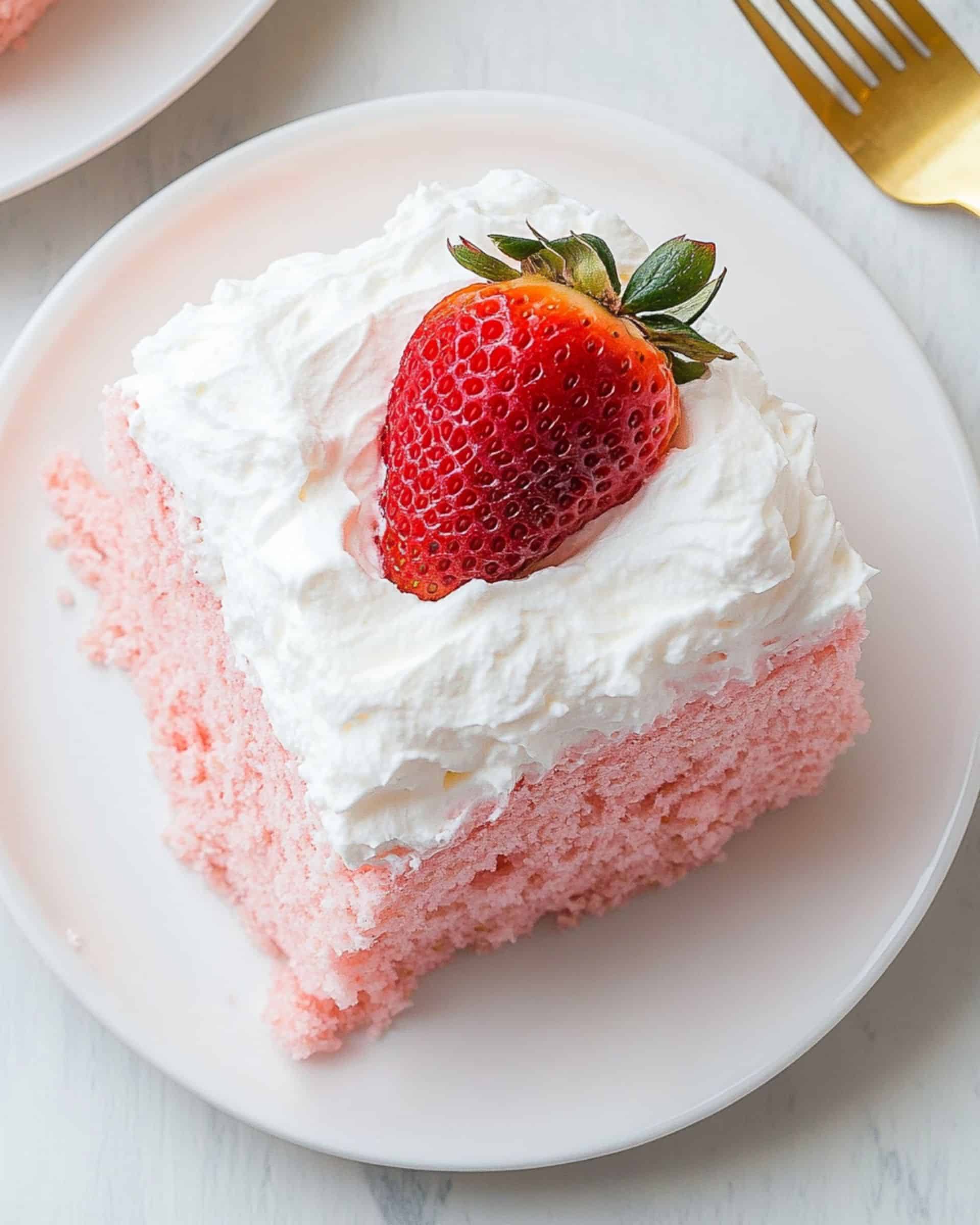 3 Ingredient No Bake Strawberry Cloud Cake Recipe