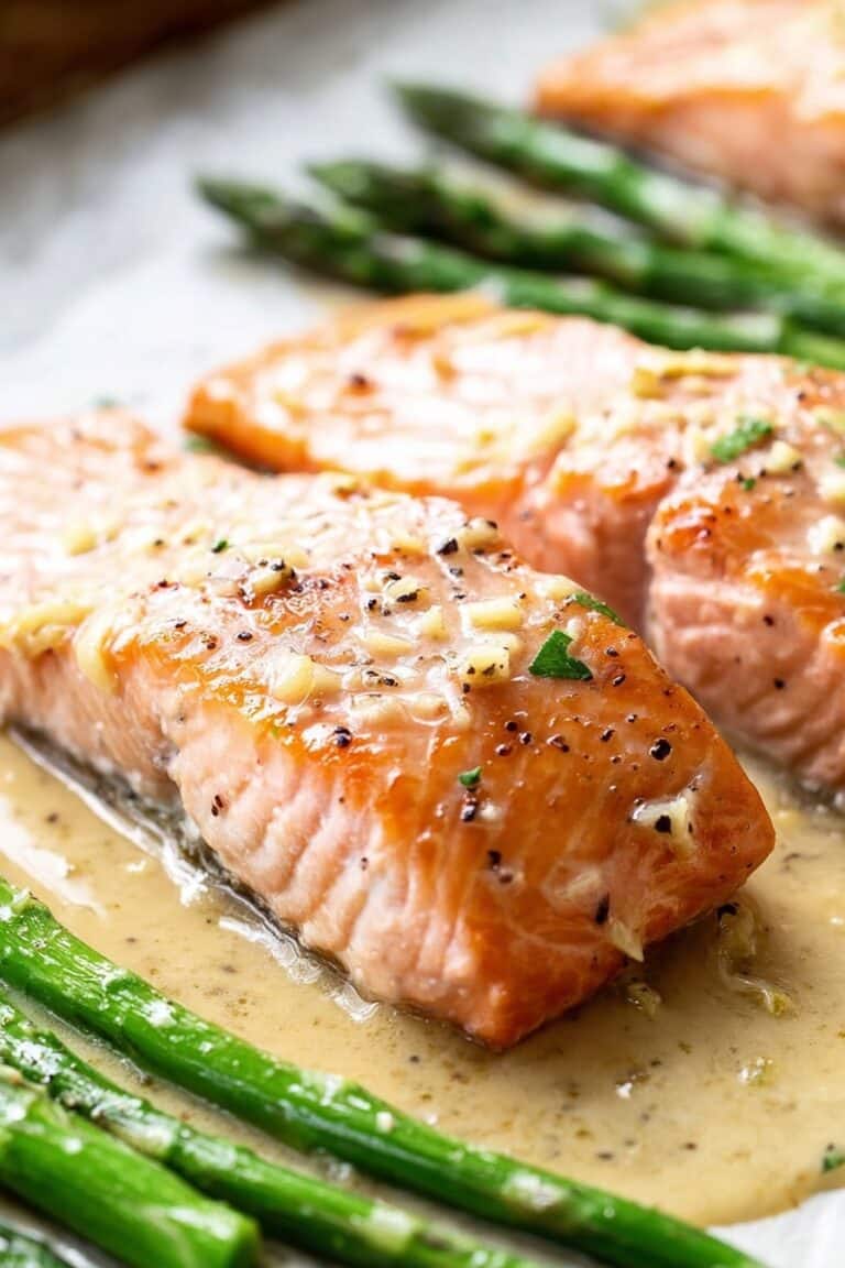 One-Pan Baked Salmon and Asparagus Recipe